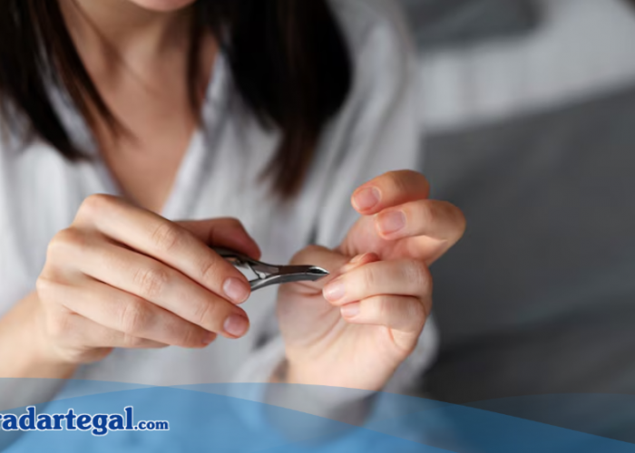 Fakta dan Mitos Larangan Memotong Kuku di Malam Hari