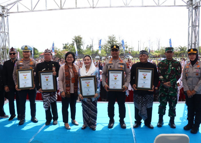 59.410 Pelajar di Brebes Pecahkan Rekor Muri Deklarasi Tertib Lalu Lintas