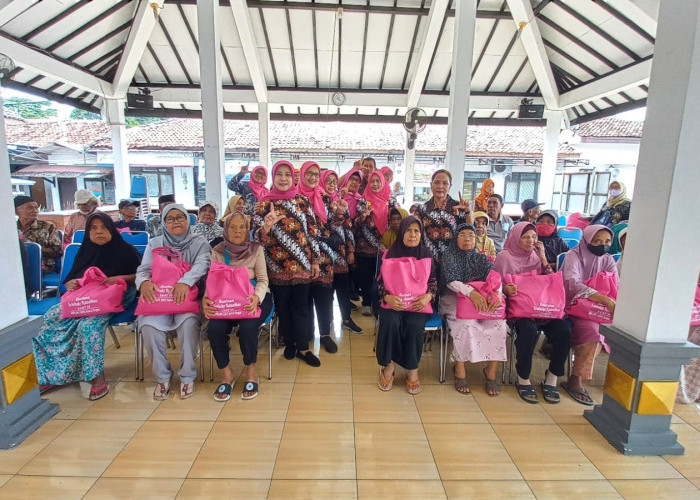 Tak Masuk Data Penerima Bansos Pemerintah, Lansia di Tegal Dapat Bantuan dari PPLIPI