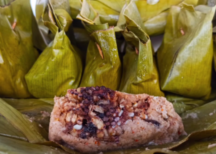 Jajaran Makanan Teraneh di Indonesia, Salah Satunya Botok Tawon?