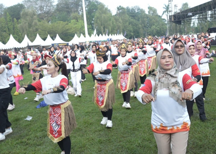 Slawi Ageng Expo 2026 Dimeriahkan Senam Bersama, Ribuan Peserta Ambil Bagian 