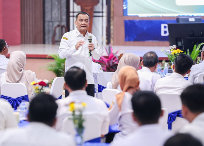 Ahmad Luthfi Tekankan ASN Jateng Jadi Problem Solver: Layanan Publik Harus Responsif & Bebas Titipan