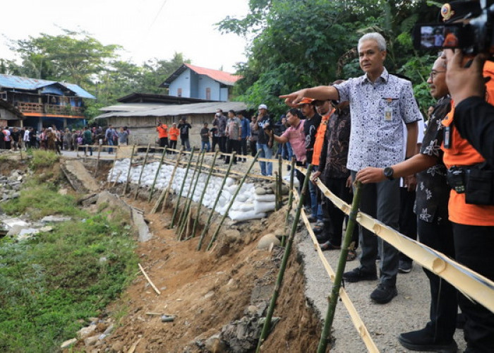 Percepat Penanganan Jalan Amblas di Banjarnegara, Ganjar Bantu Negosiasi Pembebasan Lahan