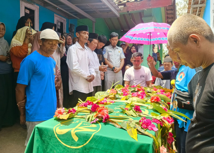 Tangis Pecah, Jenazah Korban KM Virgo Transport 8 asal Brebes Tiba di Pagojengan