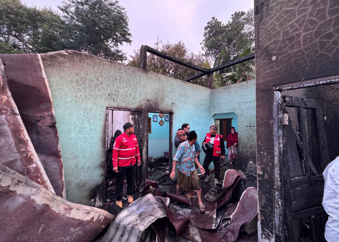 Kebakaran Rumah Terjadi di Cerih Jatinegara Tegal, Warga Rugi Hingga Rp100 Juta Lebih