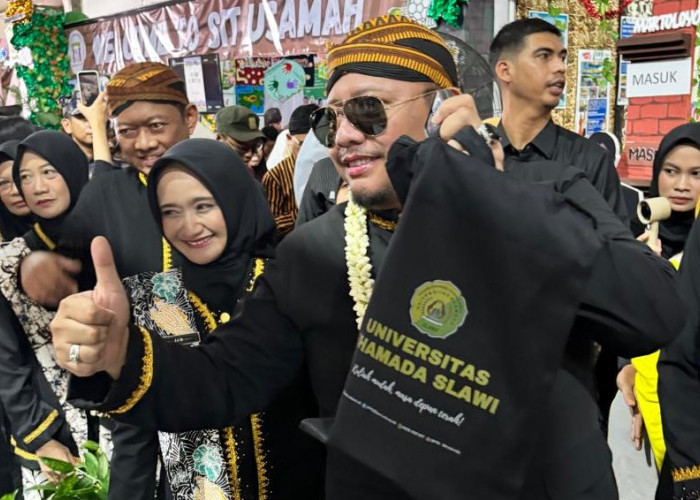 Wali Kota Tegal Beserta Jajarannya Kunjungi Stand Universitas Bhamada Slawi di Tegal Education Fair 2026