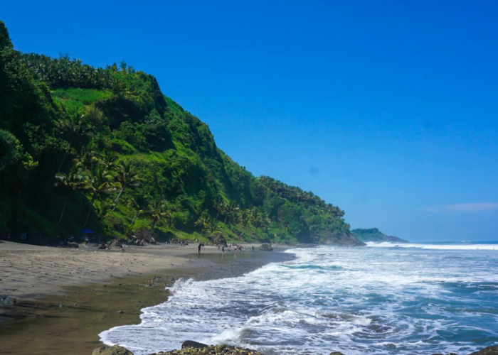 7 Pantai di Kebumen yang Masih Alami, Surga Tersembunyi di Selatan Jawa