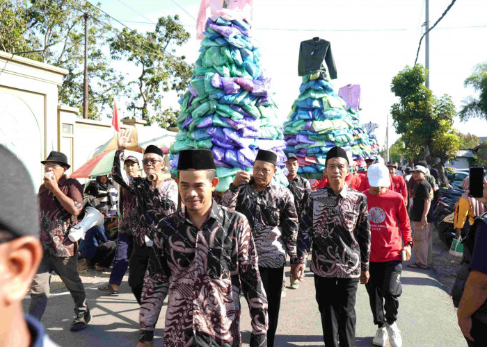 Ratusan Warga Padati Festival Grebeg 1000 Kemeja di Sukorejo Pemalang