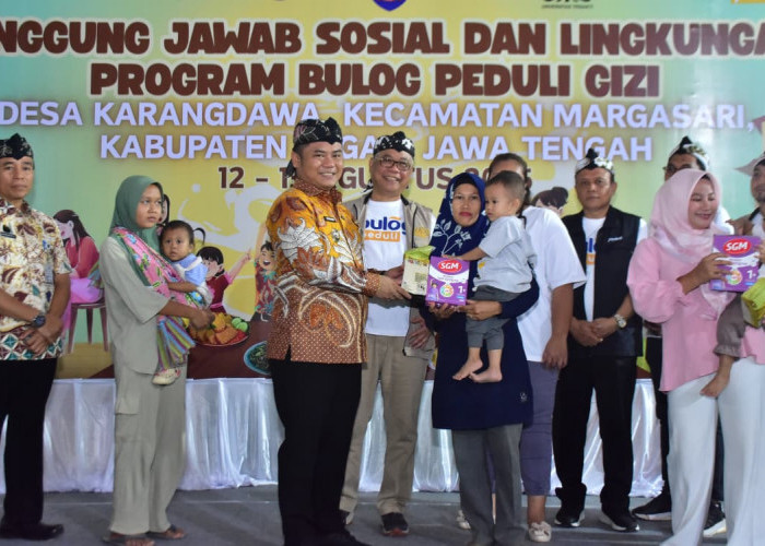 Tekan Stunting di Kabupaten Tegal, Bupati Salurkan Beras Fortivit untuk 125 Balita