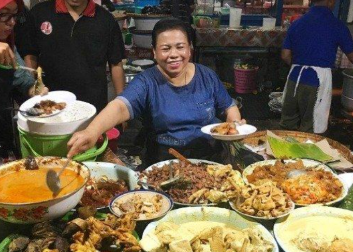 7 Kuliner Malam Hari Terenak di Jawa Tengah yang Racikan Bumbunya Menggoda Lidah