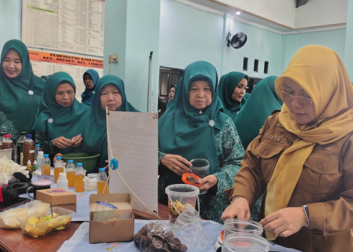Dorong Pengelolaan Sampah Organik, Kader PKK di Brebes Diajak Membuat Eco Enzyme