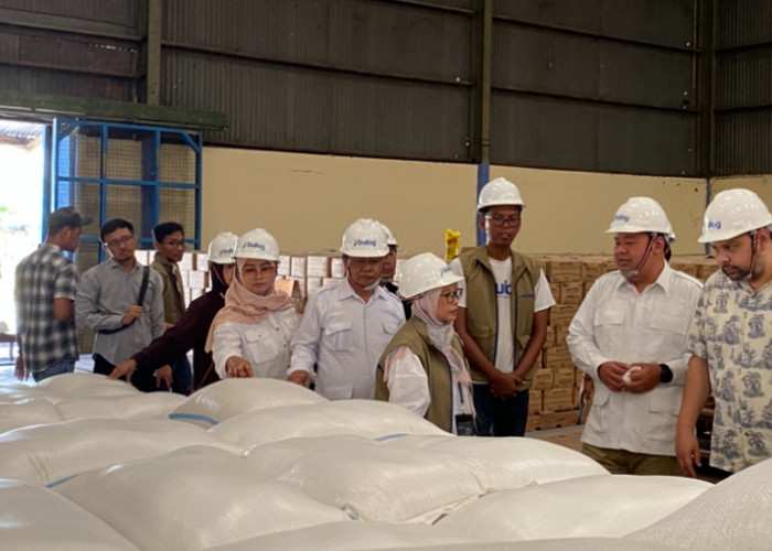 Pastikan Stok Pangan di Brebes, Wabup Sidak Gudang Cimohong 