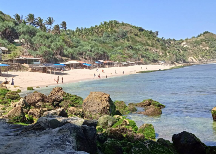 5 Pantai Indah Jarang Terjamah di Jawa Tengah, Layak Dijuluki Surga!