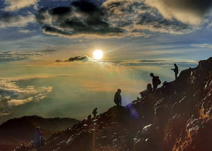Jalur Pendakian Bambangan Gunung Slamet Tuai Berbagai Fakta Menarik, Salah Satunya Punya Satu Sumber Mata Air