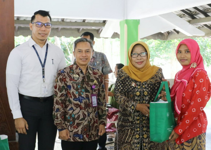 Mantap Nih! 150 Pelaku IKM Batik di Kabupaten Tegal Dapat Bantuan Paket Bahan Baku