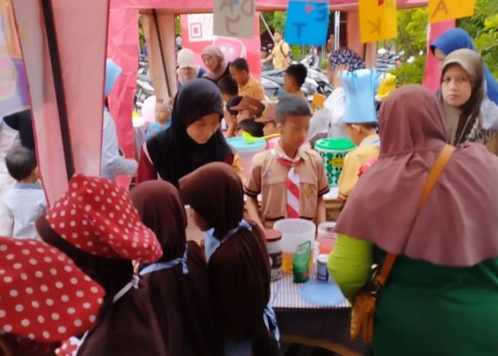 Fun Market Day SD Negeri Kejambon 4 Kota Tegal Tumbuhkan Wirausaha Muda yang Cerdas Berwawasan