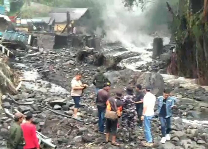 Jembatan Wisata Guci Ambruk, DPRD Tegal Desak Perbaikan Cepat Pakai Dana BTT