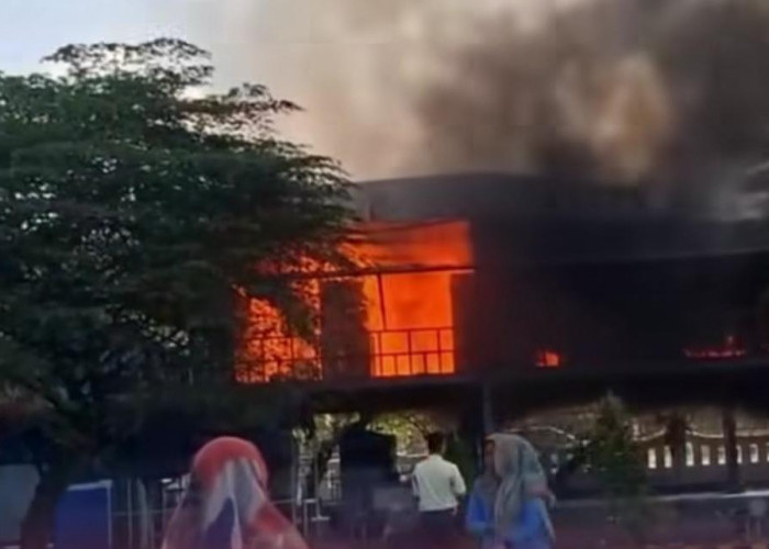 Pabrik Ban di Purworejo Terbakar, Ratusan Kendaraan Karyawan Hangus