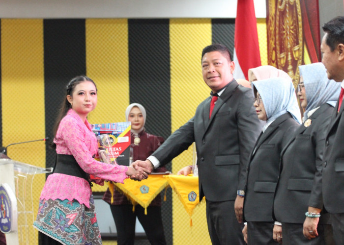 Yudisium FH UPS, Dekan: Jadilah Sarjana yang Unggul Dalam Keilmuwan