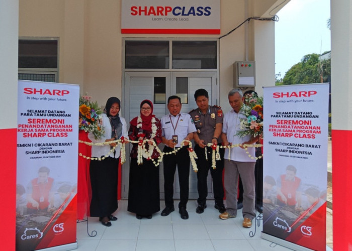 Sharp Bekali 25 Siswa SMKN 1 Cikarang Barat Keahlian Audio