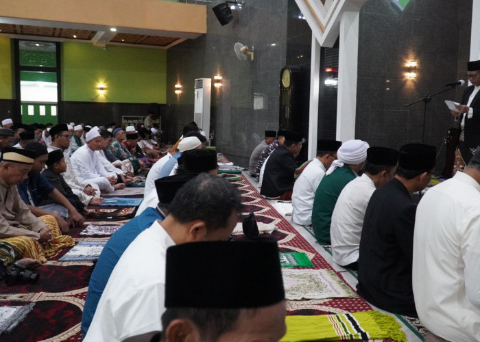 Ikut Sholat Idul Adha di Masjid Agung Tegal, Pj Walikota Sampaikan Pesan Ini
