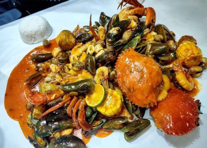 Pecinta Hidangan Laut Wajib Coba! 6 Tempat Makan Seafood di Surabaya, Cocok untuk Santap Bareng Keluarga