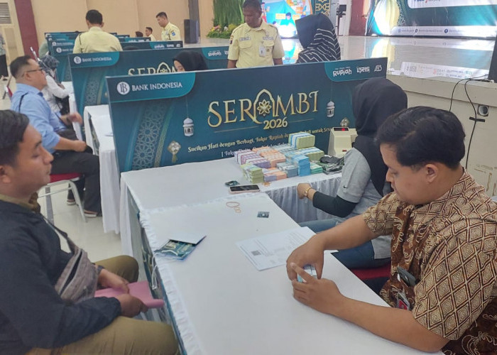 Tak Ada Kerumunan, Penukaran Uang Baru di Tegal Berjalan Tertib dan Lancar