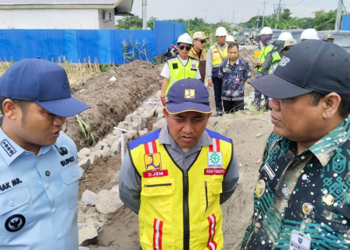 Ini Temuan Sidak Proyek Perbaikan Jalan Margasari-Jatibarang Bupati Tegal