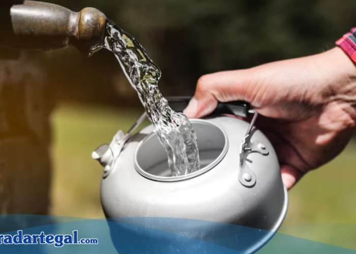 Mitos Membuang Air Panas di Selokan, Bisa Mengganggu Makhluk Halus?