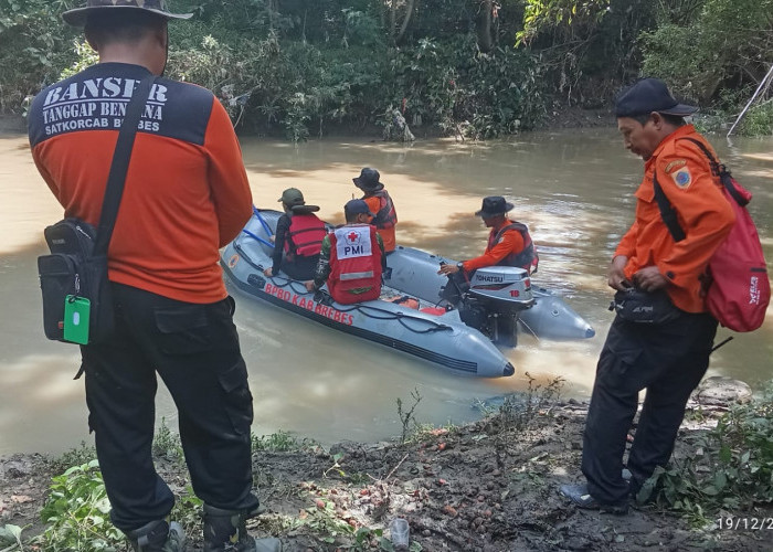 Bocah SD di Brebes Tenggelam di Sungai Cenang, Tim SAR Masih Lakukan Pencarian