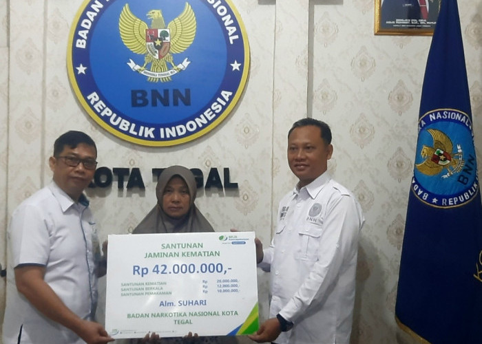 BPJS Ketenagakerjaan Tegal Salurkan Santunan Kematian Rp42 Juta untuk Pekerja BNN