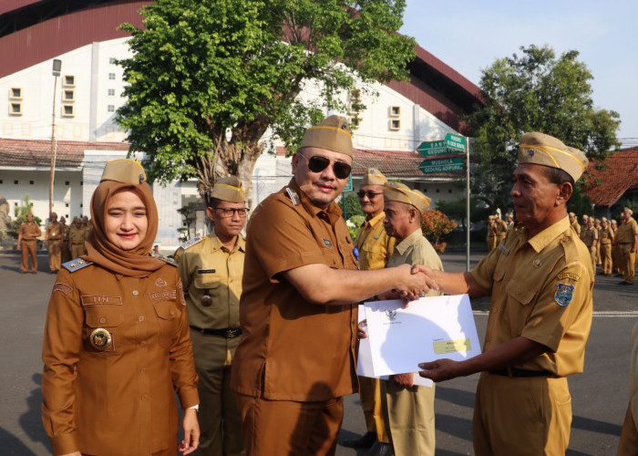 Pimpin Apel, Wali Kota Ajak ASN di Tegal Semarakan HUT ke-81 RI
