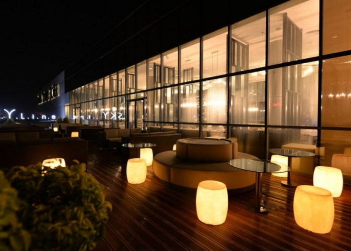 4 Cafe Rooftop Semarang untuk Berburu Citylight yang Instagramable!