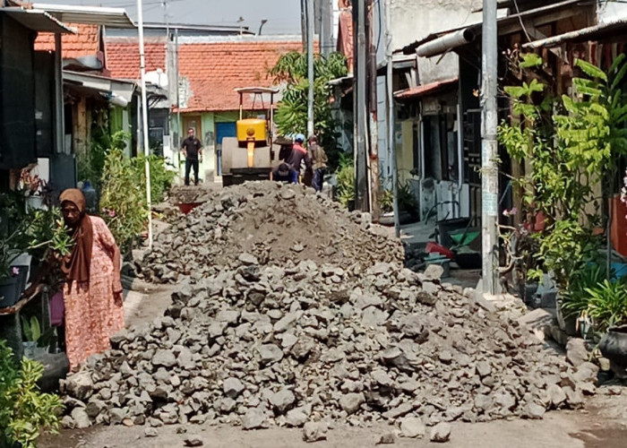 Atasi Banjir di Pemukiman, Pemkot Tegal Genjot Peninggian Jalan Alor 1 dan Flores Baru 6