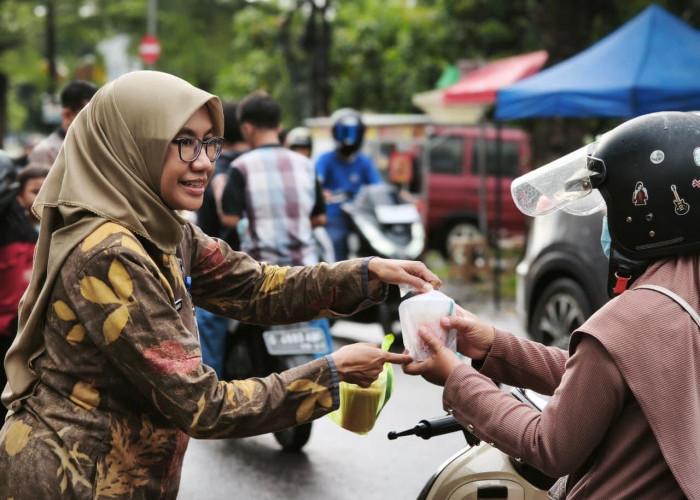 500 Paket Takjil Dibagikan KORPRI Kabupaten Tegal untuk Masyarakat