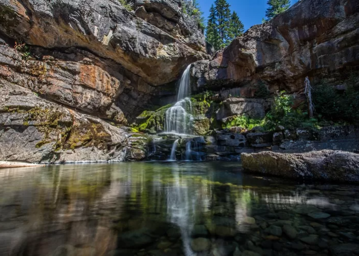 6 Spot Air Terjun Indah dekat Kota Tegal Buat Liburan Akhir Pekan!