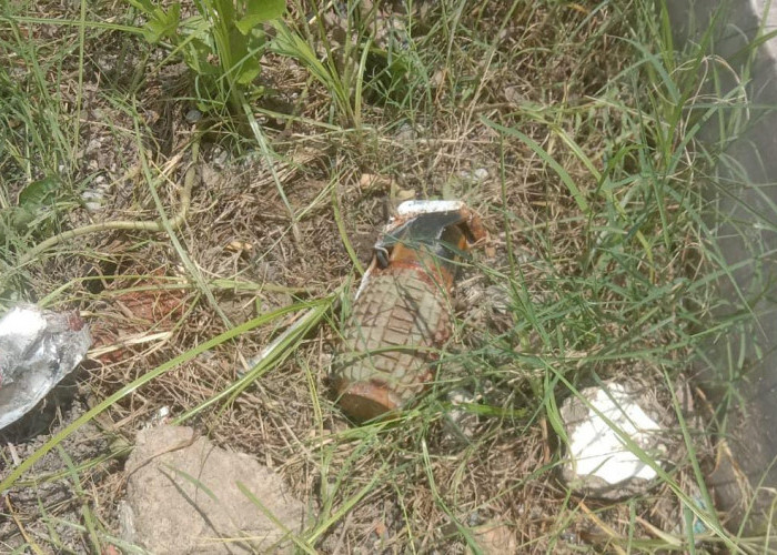 BREAKING NEWS! Warga di Tegal Temukan Granat Tangan di Depan Makam