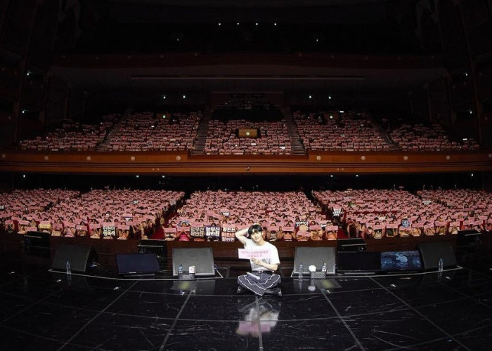 Sukses Digelar 3 Hari, Megahnya Panggung Hwang Min Hyun di Konser UNVEIL Seoul Sangat Mewah Bak Istana Kaisar!