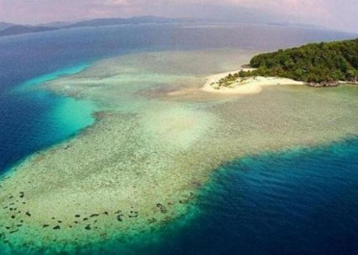 5 Pulau Cantik yang Tersembunyi di Indonesia, Ada yang Lebih Cantik dari Maldives, loh!