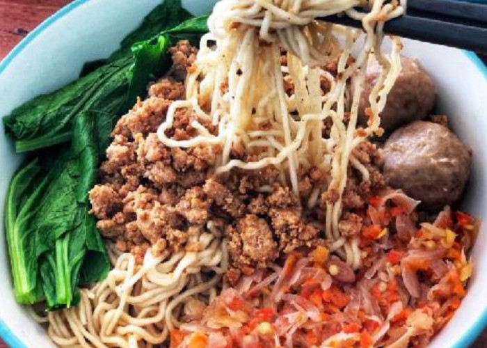 5 Mie Ayam Terunik di Magelang yang Lagi Viral, Nomor 3 Punya Rasa Bumbu Bali yang Nendang!