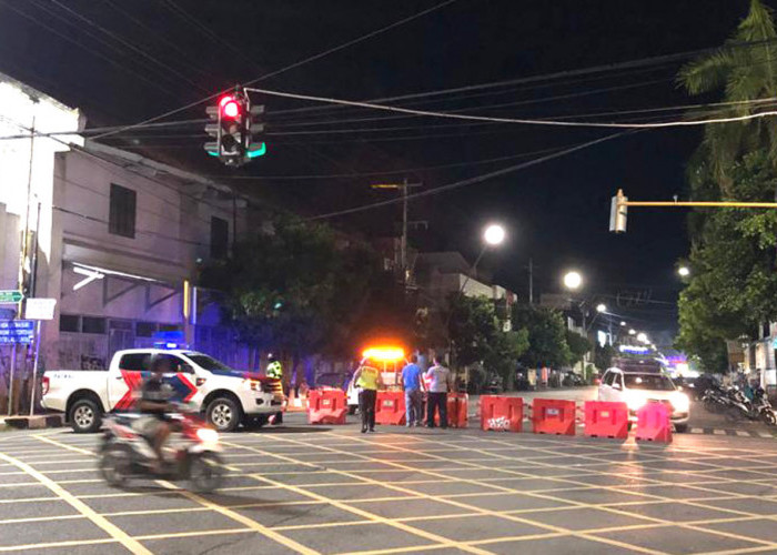 Satu-satunya di Indonesia, Begini Sejarah Lampu Merah Gantung di Perempatan Jalan Veteran Kota Tegal