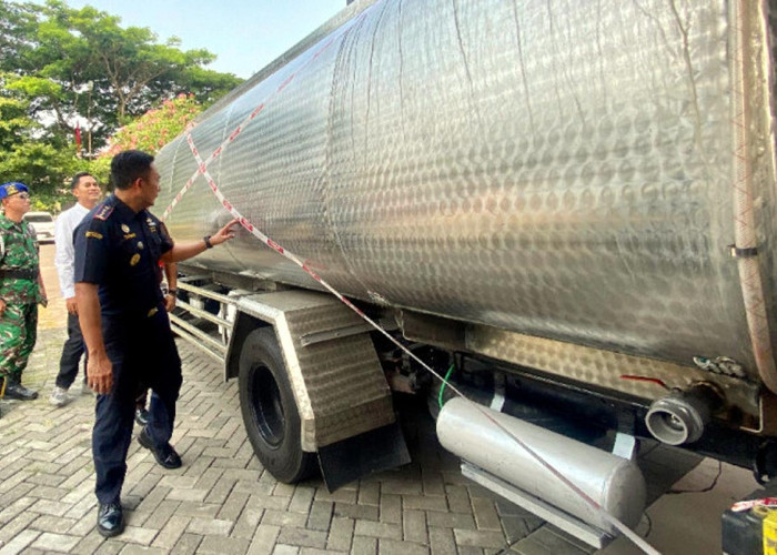 Modus Baru Penyelundupan Rokok Ilegal Pakai Truk Tangki Air Terbongkar di Tol Banyumanik Semarang
