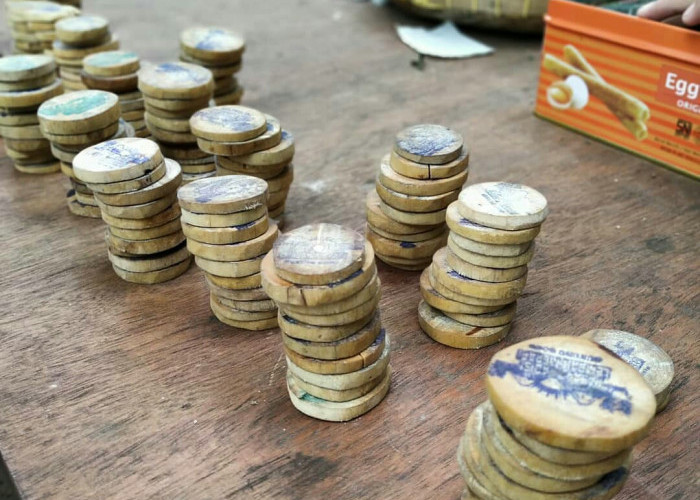 Fakta  Unik Pasar Tradisi Lembah  Merapi Banyubiru Dukun Magelang,Transaksi Pakai Uang Koin Dolar  Gono 