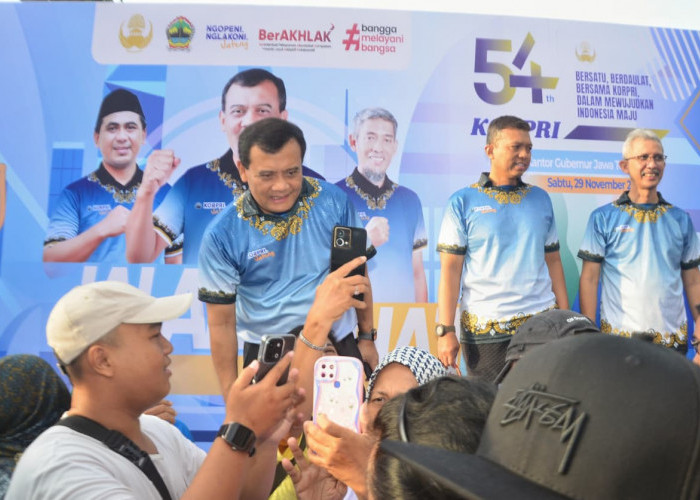 Meriah! Jalan Sehat HUT ke-54 Korpri Jateng Ajang Kebersamaan ASN dan Warga 