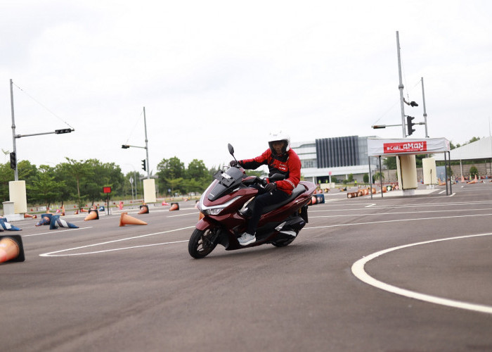 Tampilan Baru New Honda PCX160 Semakin Berkelas dan Penuh Kecanggihan