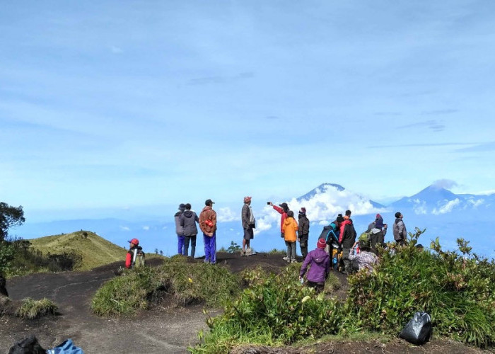 Gunung Merbabu: Keindahan Alam dan Mitos di Puncak Jawa Tengah