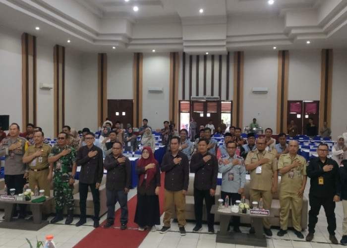 Rapat Pleno Rekapitulasi Perolehan Suara Pilkada 2024 di Brebes Dijaga Ketat TNI-Polri