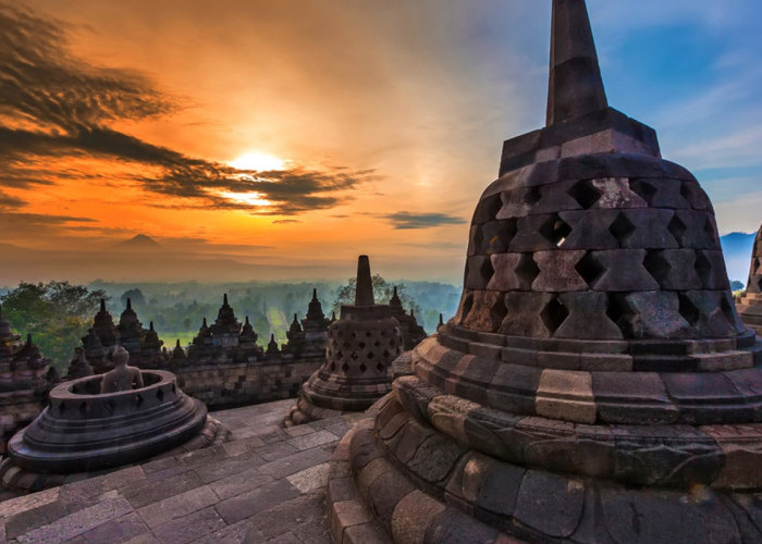 Jadi Tujuan Utama Biksu Thudong, Ini Sejarah Singkat Candi Borobudur yang Megah