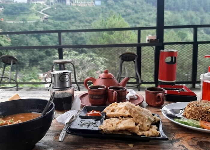View Alam Terbaik! 7 Cafe di Guci Tegal Ini bikin Betah Nongkrong