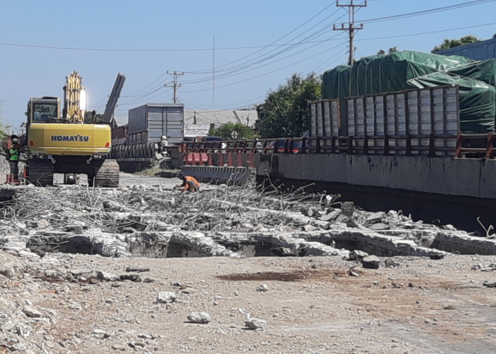 Dua Jembatan di Pantura Tegal dan Brebes Mulai Diganti, Waspada Antrean Kendaraan di Kedua Titik